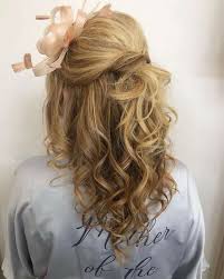 Whether you are a mom with short or long hair, these mother of the groom hairstyles will make you look stunning. 80 Glamorous Mother Of The Bride Hairstyles 2021 Trends