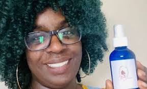 Amber Moulder's Instagram, Twitter & Facebook