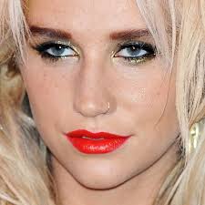 Kesha's Makeup Photos & Products