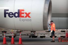Skills, experience, and hours logged impact wages for both captain and first officer positions. Fedex Pilot Union Chief Says Flight Crews Standing Tall In Crisis Memphis Local Sports Business Food News Daily Memphian