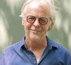 Der har været stille fra os længe, for vi har haft travlt med masser af  teater og musik:- ) Marianne har haft premiere på Mungo Park i rollen som  dronning Gertrud i