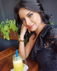 Sabadito 🍹 Como están pasando su fin de semana? 😊