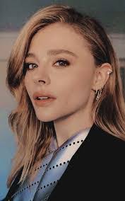 Kellie Daffron's Instagram, Twitter & Facebook