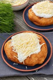 Pin Auf Ungarische Langos