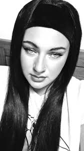 Bella Blackwood (@bella235824)