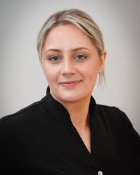 ✨HOLLY IS BACK✨ Woohoo, we are so pleased to have Holly back in the clinic  today! Holly will be