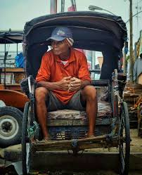 Bermain tebak gambar akan membantu mengosah imajinasi otak kamu. Becak Angkutan Tradisional Indonesia Sejarah Kuno Inspirasi Lukisan Gambar