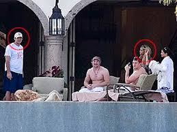 And within that second, he broke up with me right there. Jessica Simpson And Tony Romo S Romantic Getaway People Com
