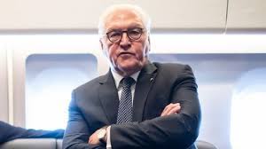 Federal president steinmeier speaks to students at the start of the semester; Frank Walter Steinmeier Stand Auf Geschenkeliste Von Waffenhandler Stern De