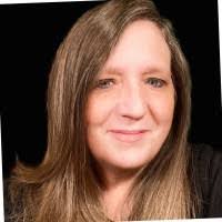 Leah Goss's Instagram, Twitter & Facebook