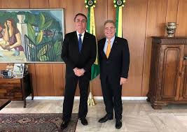 According to cnn, there is barely a person in brazil today who hasn't lost a loved one to coronavirus said local scientists, as the country reached the grim milestone of half a. Marcelo Queiroga Aceita Convite De Bolsonaro E Sera Novo Ministro Da Saude Poder360