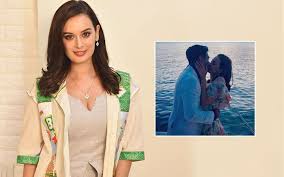 Evelyn sharma is an international model and. Evelyn Sharma Gets Engaged To Her Australia Based Boyfriend