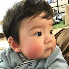 a imagem pode conter 1 pessoa bebe e close up bebes coreanos bebes asiaticos criancas fofas