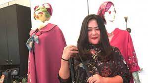 Busana pesta untuk malam hari. Modis Dengan Busana Merah Putih Pada Hari Kemerdekaan