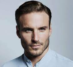 This is a very attractive and highly smart hairstyle. 32 Hairstyles For Men With Thin Hair And Big Forehead Beehost Thin Hair Men Long Hair Styles Men Mens Hairstyles