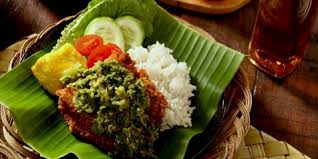 Resep sambal ayam geprek menjadi salah satu menu yang paling digemari masyarakat. Cara Membuat Ayam Geprek Sambal Bawang Pedesnya Bikin Nagih Kapanlagi Com