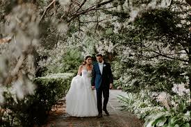 Expatica is the international community's online home away from home. Graydon Hall Manor Jewish Wedding In Toronto