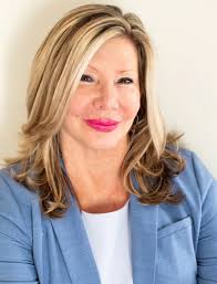 Tracey Longo's Instagram, Twitter & Facebook