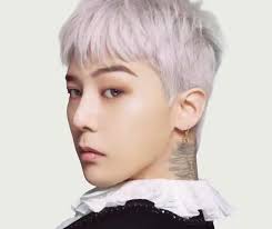 Show some love for Rapper Jovi What do you think.about his new look ?  #237showbiz #WeYamo #Cameroon