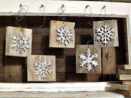 Aujourd'hui comme activité de noël, on va décorer nos fenêtres en créant des vitraux. Bricolage De Noel En Bois De Recup 20 Idees De Decoration De Noel Diy