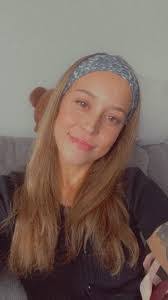 Valerie Jewell's Instagram, Twitter & Facebook