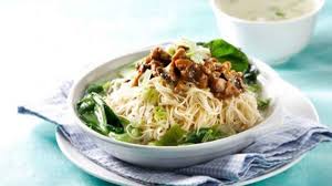 Misoa merupakan mi halus tipis yang terbuat dari tepung terigu dan biasanya dijual dalam bentuk kering. Resep Misoa Ayam Yang Gurih Dan Bikin Kenyang Portalmadura Com