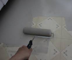 Verniği hep aynı fırça ile uygulayın. Mutfak Banyo Yer Fayans Boyama Icin Kapsamli Rehber Fayans Rengi Nasil Degistirilir
