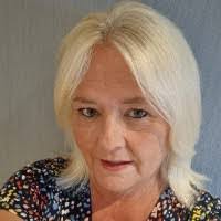 Tracy Macgillivray's Instagram, Twitter & Facebook