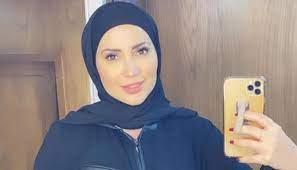 تتعرض الممثلة نسرين طافش بين الحين والآخر لانتقادات لاذعة من زملائها الفنانين بشكل علني. Ù†Ø³Ø±ÙŠÙ† Ø·Ø§ÙØ´ Ø¨Ø§Ù„Ø­Ø¬Ø§Ø¨ Ù…Ø§ Ø§Ù„Ù‚ØµØ©