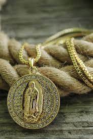 10 Exhilarating A Gold Chain For Men Makes The Perfect Gift Ideas Gold Chains For Men Mens Jewelry Necklace Gold Chains