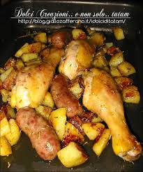Salsiccia e patate al forno è un secondo piatto completo, gustoso e veloce che si prepara con pochissimi ingredienti e piacciono sempre a tutti! Salsicce E Cosce Di Pollo Al Forno Con Patate Ricetta Piatto Unico