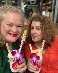 So fun to catch up with the incredible Elizabeth Bernstein over instagram  –worthy fruit juice 🧃 🌸🍎🍊🥥 @ebernsteinwsj