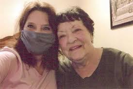 Bobbie Ruth's Instagram, Twitter & Facebook