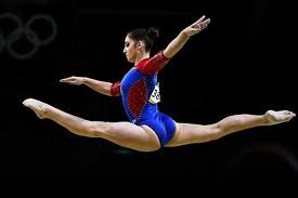 Ей 23 года, она двукратная олимпийская чемпионка в упражнениях на брусьях. Rost Alii Mustafinoj Aliya Mustafina Nacionalnost Instagram Vozrast Rost Ves Roditeli Semyablog Ru