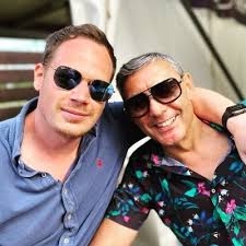 Elliot Graves (@Elliot11)