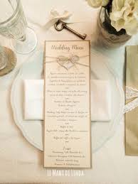 Perfetta per la sposa giovane, si porta con un lungo abito vaporoso e su acconciature fintamente evanescenti e shabby chic. 10 Country Shabby Chic Menu Wedding Menu Cards Shabby Chic Wedding Wedding Stationary