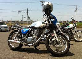 no 0176 ニックネーム しんなり メーカー名 車種 年式 yamaha sr400 2008年式 アピールポイント 140文字以内 見ての通り途中感たっぷりの愛車です しかし 完成したカスタムには無い味と言うか格好良さがカスタム途中にはある プロトタイプ