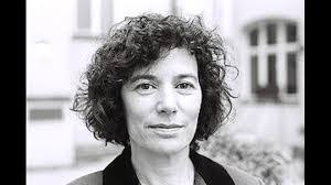 Suzanne Kaplan's Instagram, Twitter & Facebook