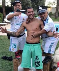 According to la gazzetta dello sport, theo was purchased for 'only' €20 million, but is now worth. Theo Hernandez And Brother Lucas Give Mum Py Mixed Emotions For Madrid Derby