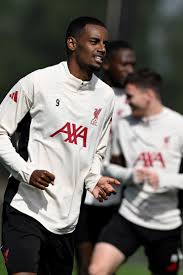 Arne Slot: Alexander Isak có thể chơi 45 phút trước ...