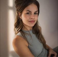 Brenda Winget's Instagram, Twitter & Facebook