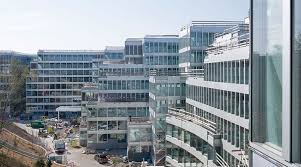 Auf rund 45'000 m² werden die beiden hotels zusammen 550 zimmer und einen kongressbereich mit 1'500 plätzen bieten. The Circle At Zurich Airport Waldner Partner
