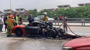 A few picture snapped for your general view. Satu Lagi Ferrari F430 Scuderia Terbakar Gohed Gostan