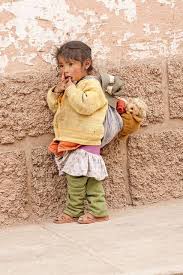 petite maman timide precious children kids around the world poor children