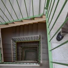 In einem mehrparteienhaus haben wir das treppenhaus neu gestaltet. Wenn Und Wie Mieter Das Treppenhaus Reinigen Mussen Wohnen