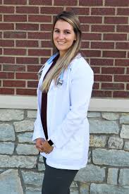 We'd love to extend an (official) warm welcome to Dr. Dominique Comeau! Dr.  Comeau was born and raised in Nova Scotia, Canada. Dr. Comeau attended  Acadia University in Wolfville, Nova Scotia, for