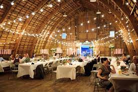 Simpson Barn Decorated For The Wedding Salisbury House Desmoines Iowa Wedding Venues Salisbury House Barn Wedding Venue