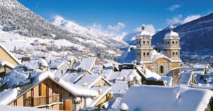 Enter your dates and choose from 2,998 hotels and other places to. Le Ski Les Hautes Alpes En Camping Car