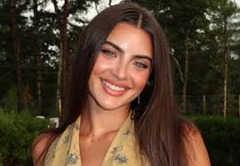 Teddi Wright From 'The Bachelor': Instagram, Job & What To Know