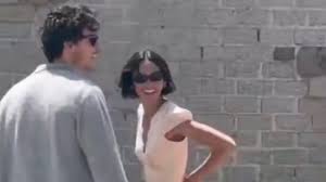 Flagrados em Malibu! Bruna Marquezine e Shawn Mendes curtem almoço romântico